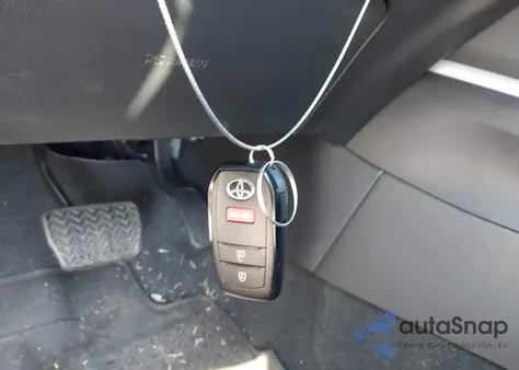 2025 Toyota Corolla Cross Hybrid Se from USA, damaged, VIN 7MUFBABG5SV086156